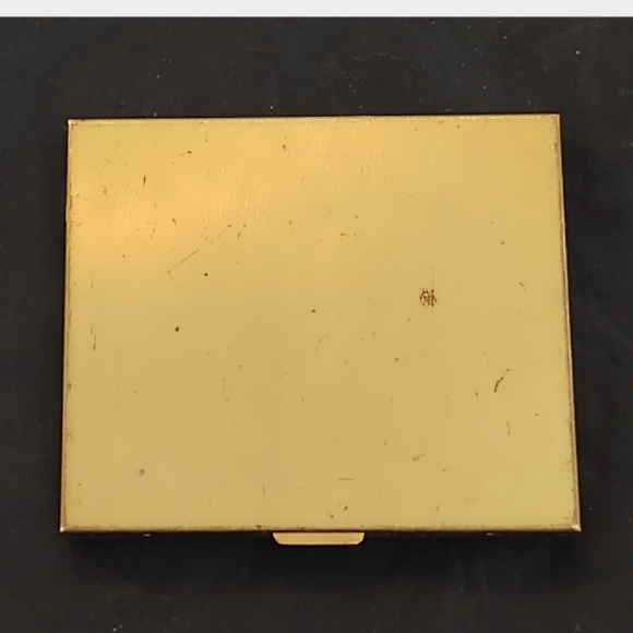 Vintage Mother of Pearl Powder Compact - Picture 5 of 5